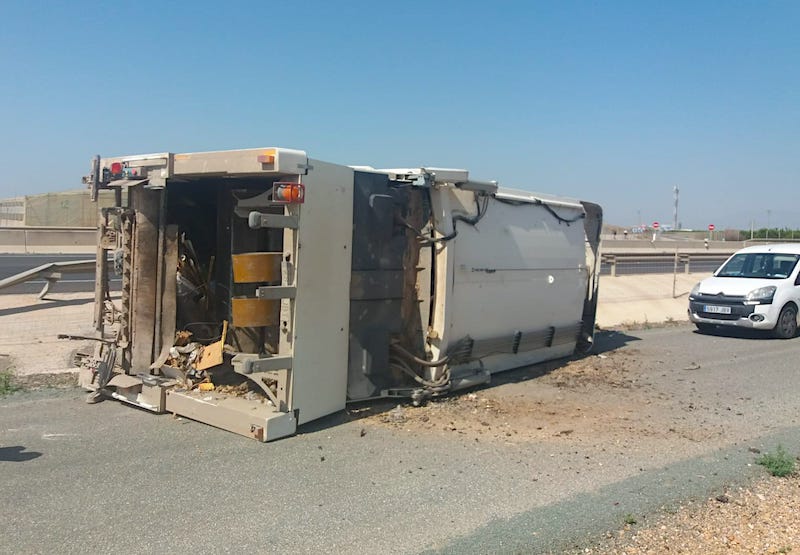 Camión volcado esta mañana en la autovía del Mar Menor 