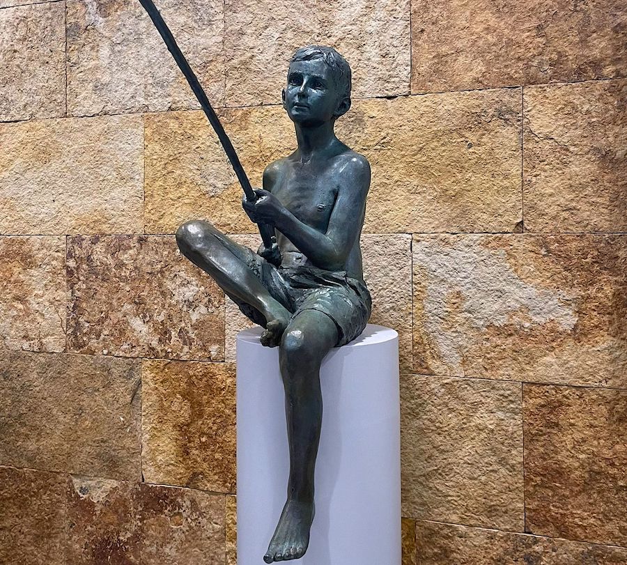 Escultura en bronce del Niño pescador, de Manuel Páez