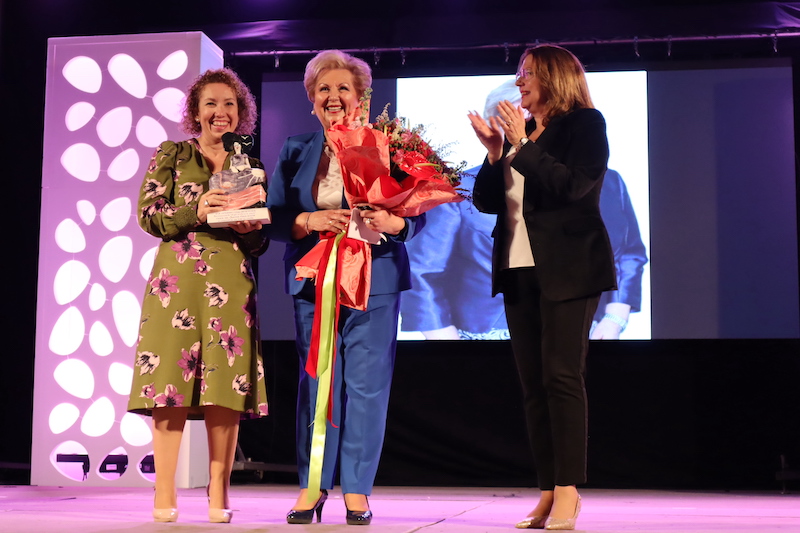 María Carmen Pérez recibe el homenaje como Mujer del Año 