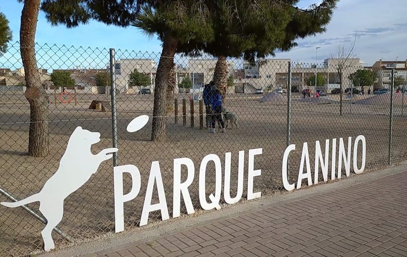 Parque Canino de la urbanización La Dorada