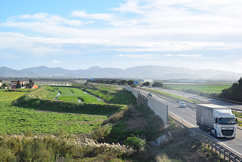 Vista de la rambla del Albujón desde la Autopista AP-7