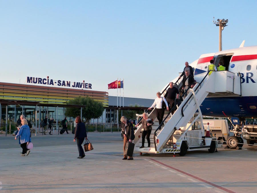 La pista del aeropuerto de San Javier, situada frente al Mar Menor