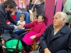 El presidente murciano, Fernando López Miras, saluda a los mayores